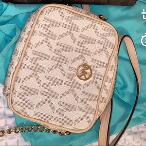 Michael Kors cross body bag 9/10 condition